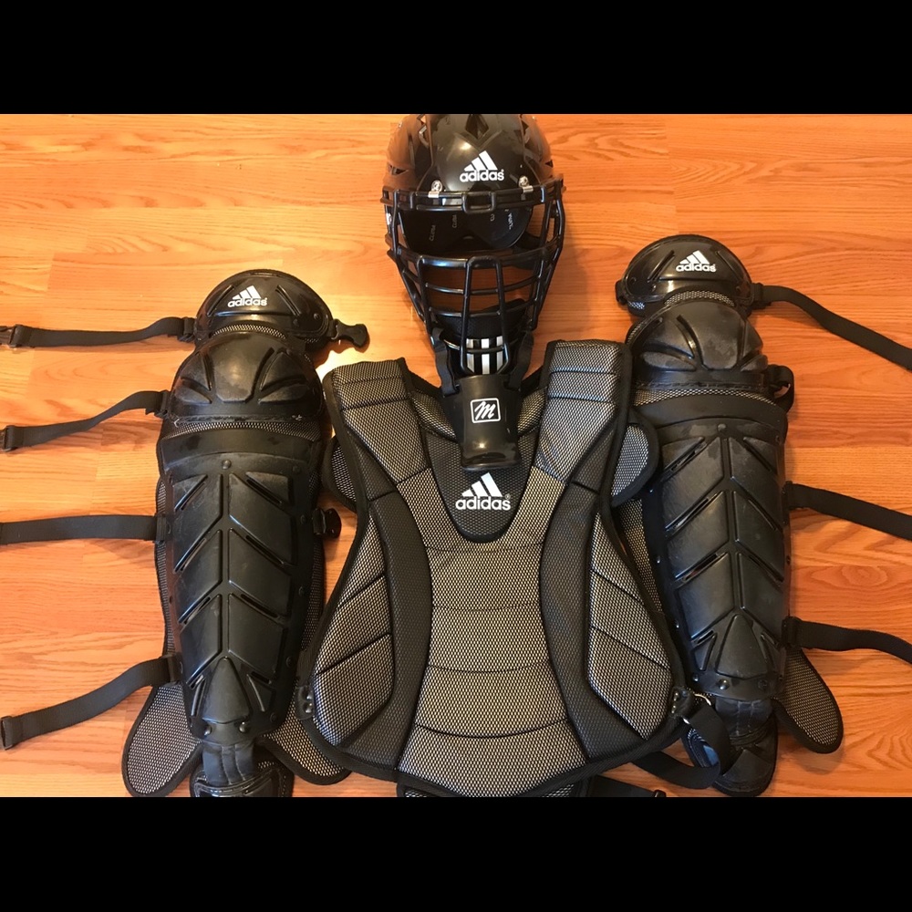 Adidas catchers gear. Easton bag included